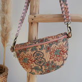 Bolso bandolera con flores en beige