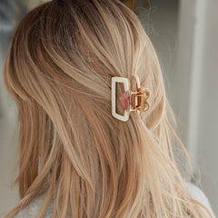 Pasador de pelo corazón de perlas