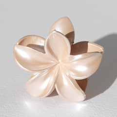 Barrette fleur en nacre