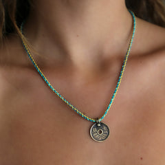 Collar amuleto tibetano azul