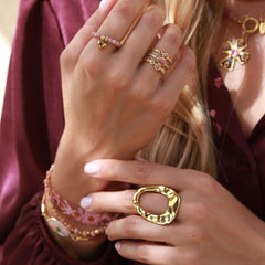 Goldener ring organisches statement