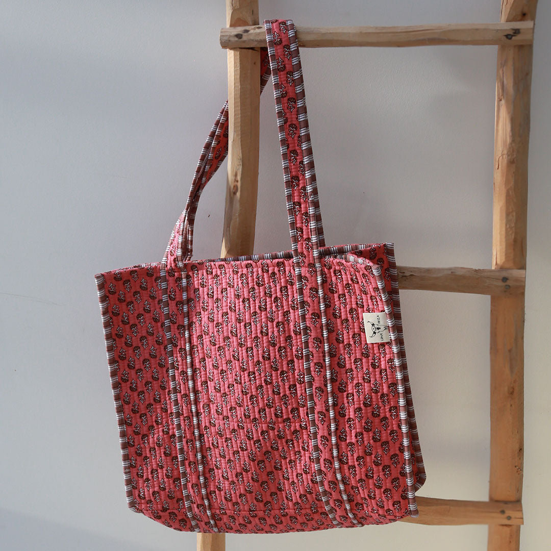 Bolso de hombro con estampado de bloques Indian coral