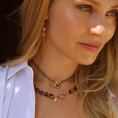 Suede choker tiger eye