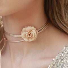 Halsreif mit Blumen-Champagner