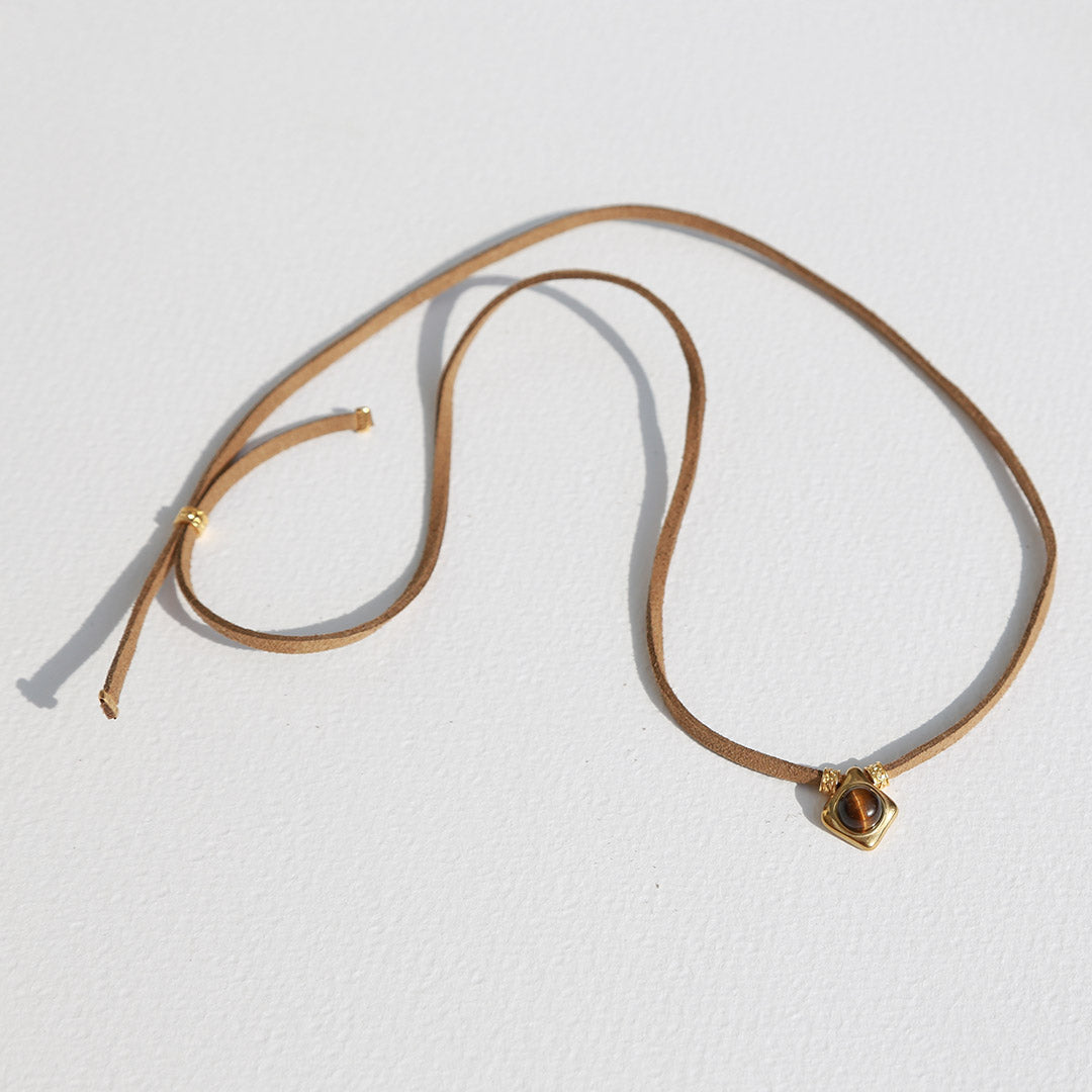 Suede choker tiger eye