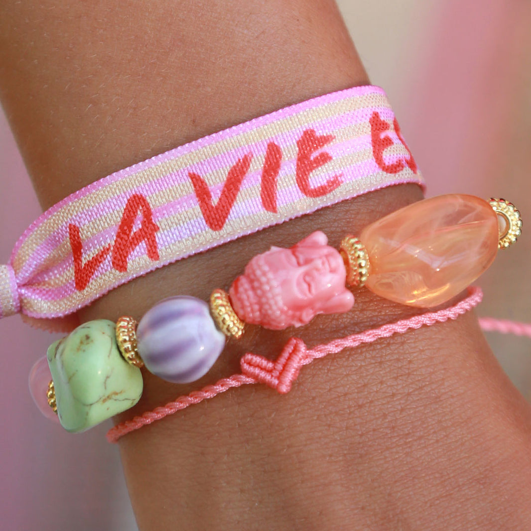 Bracelet Années 70 Avec Perles Pleines Gravées En Relief Et Support Extensible - Occasion Vintage