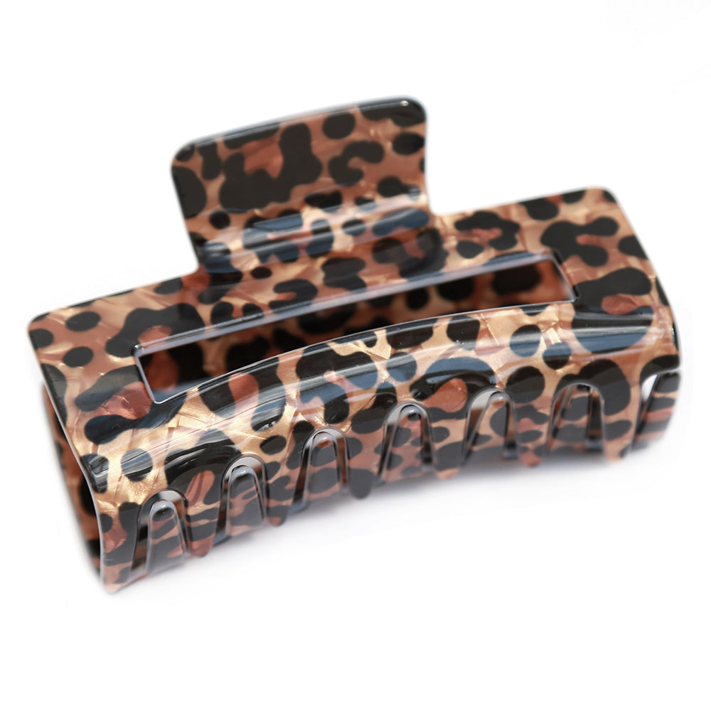 Haarspange mit dunklem Leopardenmuster