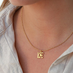 Liebesbrief mit Goldkette