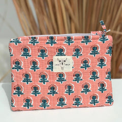 Kosmetiktasche mit Blumenmuster in Korallenrot