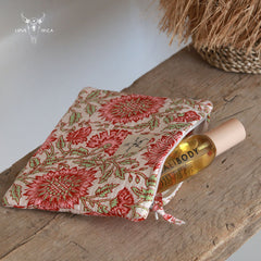 Make-up tasje white flower