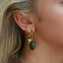 Golden earrings pastille green