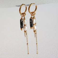 Gold earrings pearl stone black