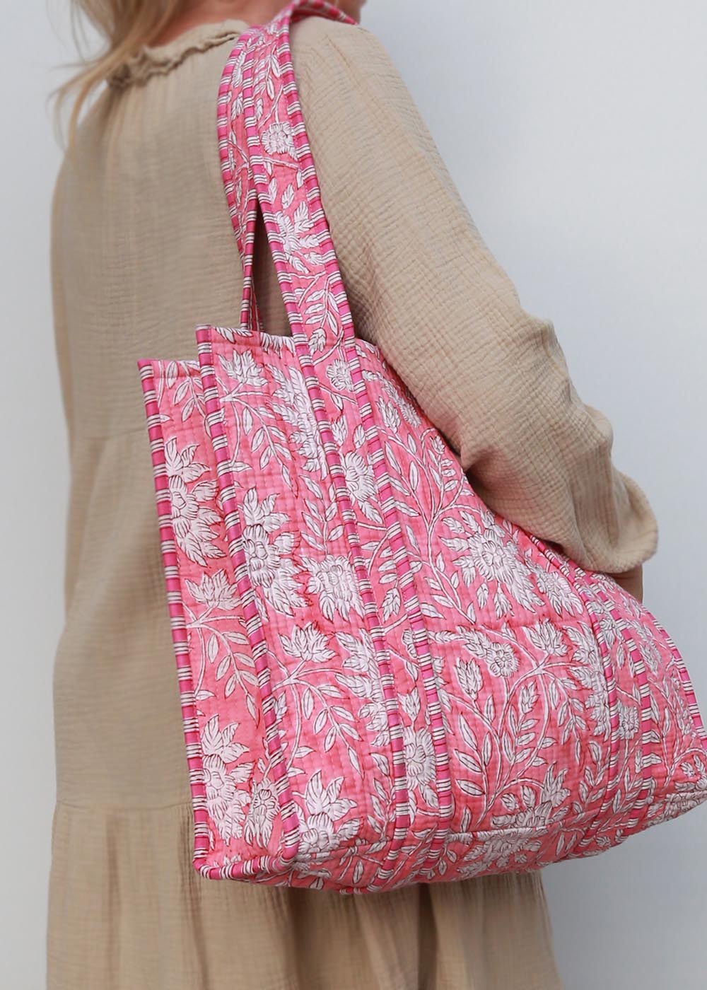 Block print shoulder bag pink