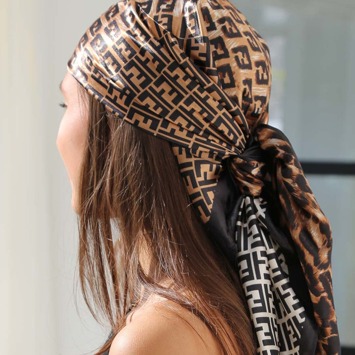 Satijnen bandana sjaal leopard print