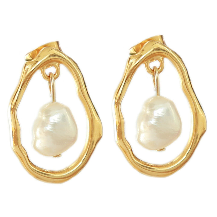Gold earrings pearl